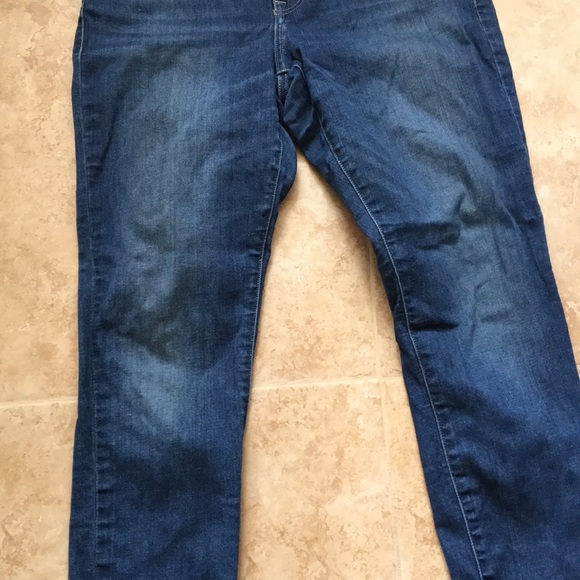 Lucky brand ripped bottom jeans - Picture 3 of 12